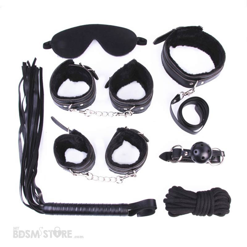 kit-de-iniciación-al-bdsm-negro-con-muñequeras,-tobilleras,-flogger,-collar,-correa-mordaza-y-cuerda-de-algodón Kit de inicación BDSM muñequeras tobilleras flogger collar correa mordaza cuerda wrist ankle cuffs leash gag rope begginers Negro Black