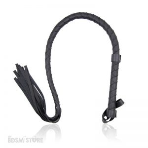 Latigo flogger para juegos de spank excitantes y azotes entre amos amas y sumisos sumisas whip